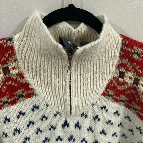 Liz Wear Women’s Sweater. Great Holiday Look. size medium. - Picture 5 of 12